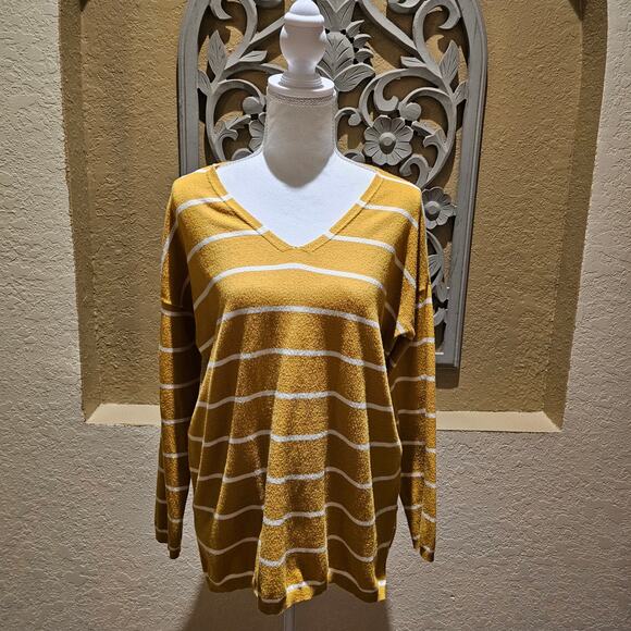 Staccato Size L Modern Relaxed Casual Minimalist Striped V Neck Knit Top - Picture 3 of 11